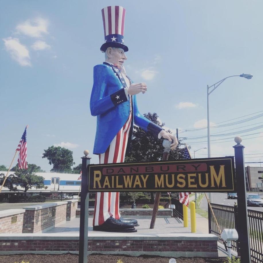 Welcome To Hat City Danbury, A Suburban Retreat Εξωτερικό φωτογραφία