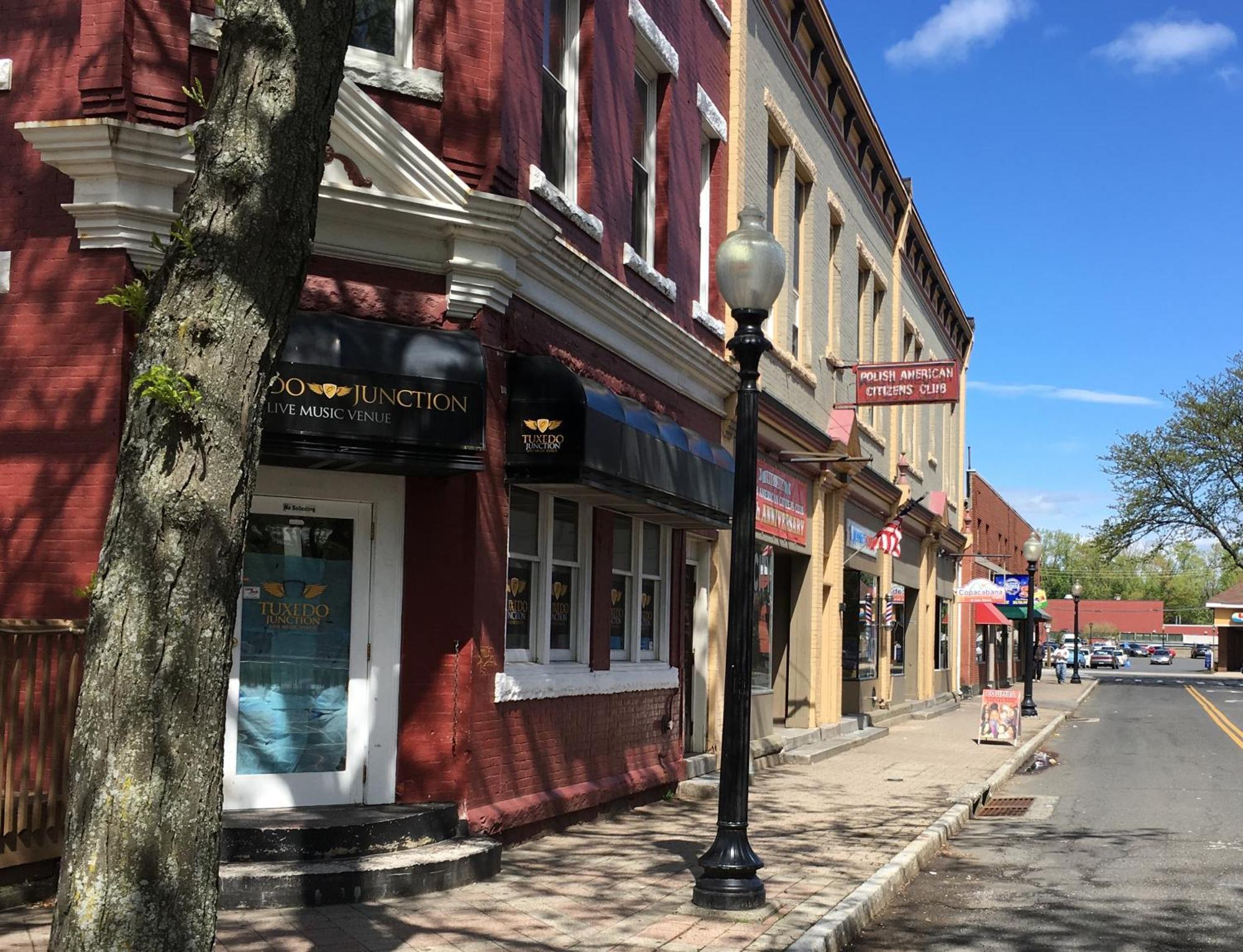 Welcome To Hat City Danbury, A Suburban Retreat Εξωτερικό φωτογραφία