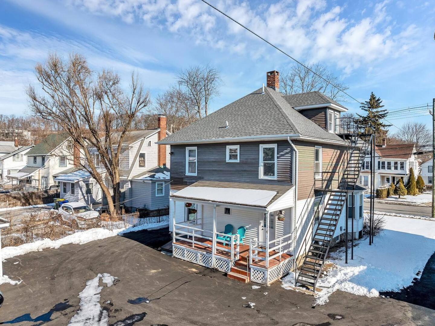 Welcome To Hat City Danbury, A Suburban Retreat Εξωτερικό φωτογραφία